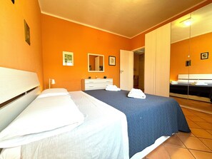 3 quartos, ferros/tábuas de passar roupa, Wi-Fi de cortesia