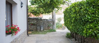 Family  house, quiet location,front yard, free parking, close to the Old bridge.