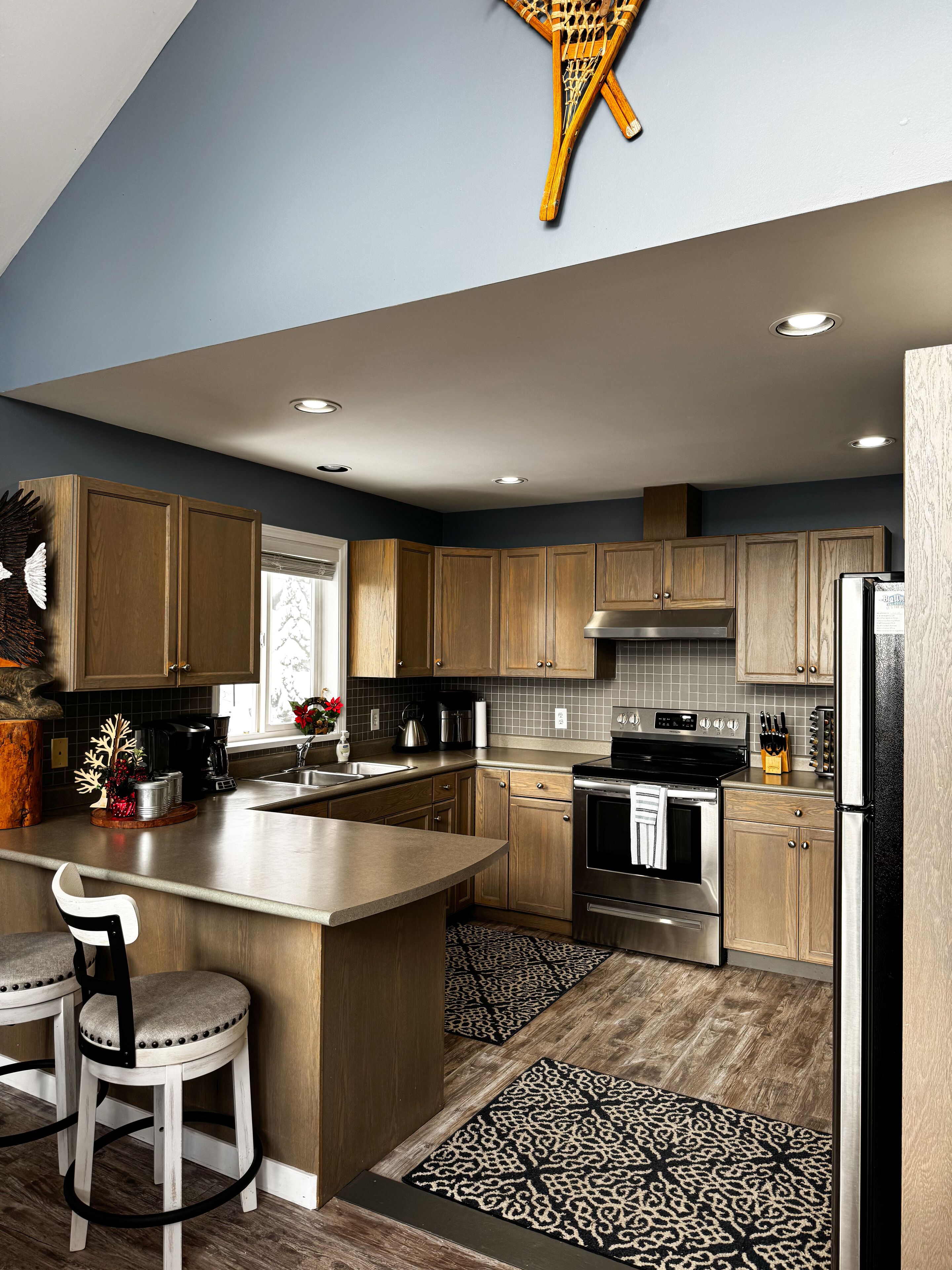 Frigorífic, microones, forn i placa de cuina 