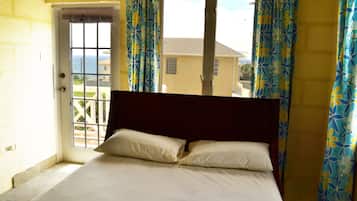 2 bedrooms, iron/ironing board, free WiFi