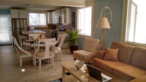 TV, video-game console - Relax in the Ocean Acacia townhouse (St. Philip)