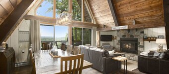 Gorgeous A-Frame w/Epic views - Access to Pools