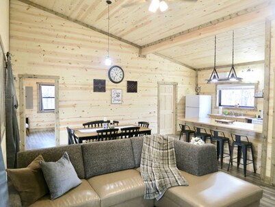 Ashmoor Cabin - Ridgetop Setting - Trails on Property