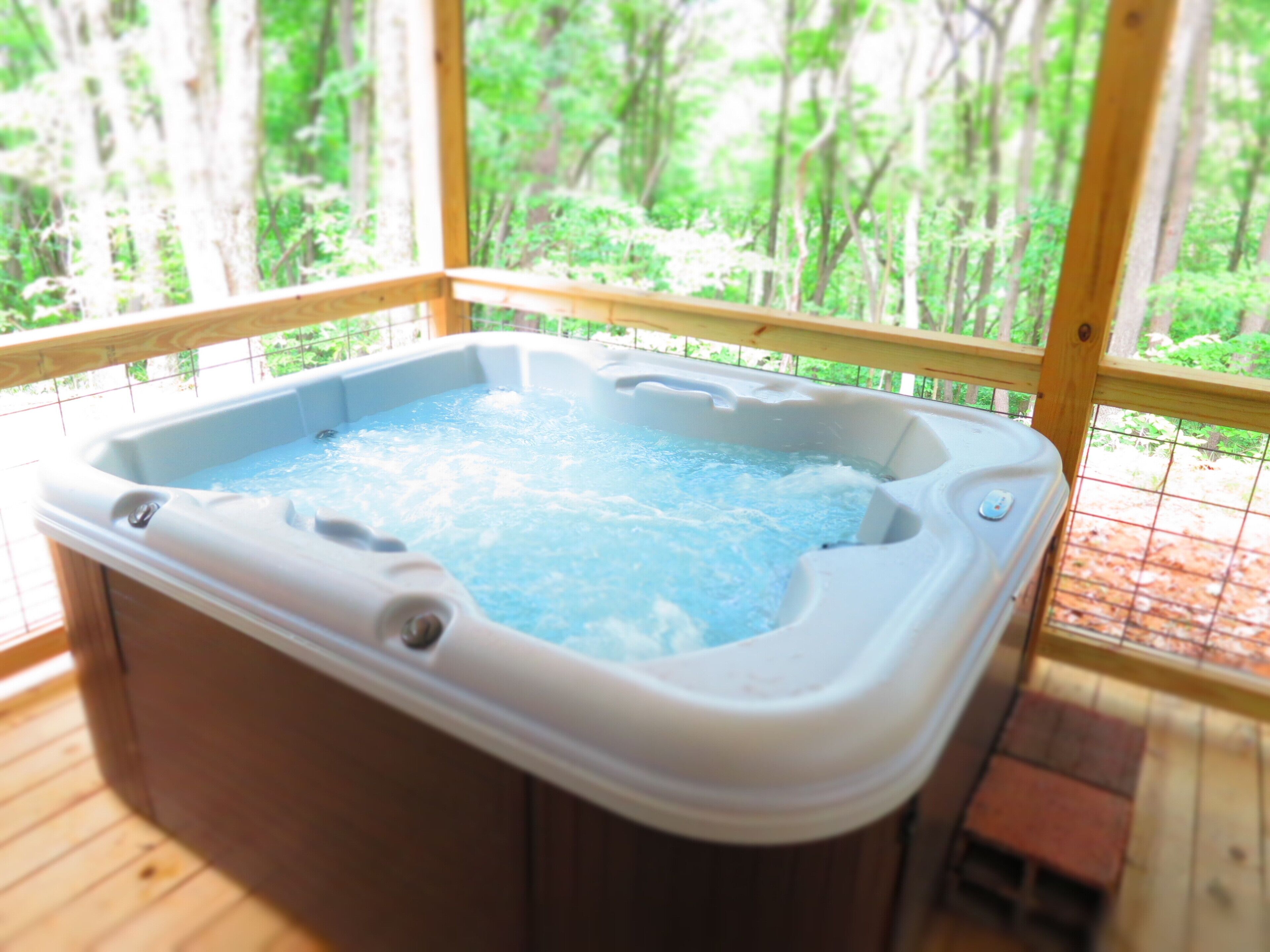 Bañera de hidromasaje al aire libre