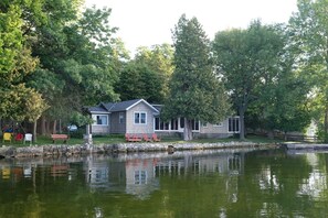 Exterior - Robertson's Cottages; Door County Waterfront Resort/Edgewater Home, Dog Friendly (Sturgeon Bay)