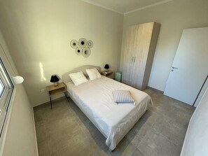 3 chambres, fer et planche à repasser, Wi-Fi gratuit, draps fournis