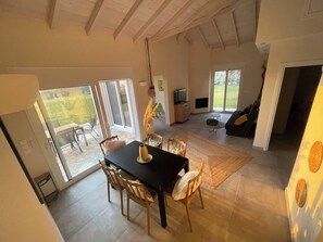 TV, peis og DVD-spiller