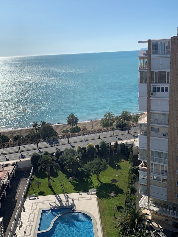 حمام سباحة