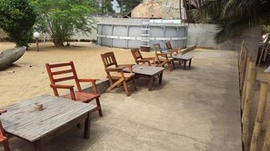 2 restaurants, breakfast, lunch served; local and international cuisine
