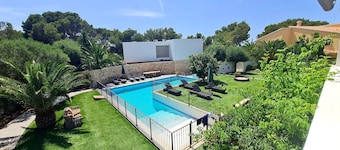 Galdana's House! Magnificent 6 bedroom villa with pool!