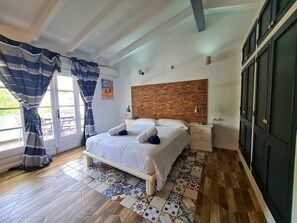 6 dormitorios, tabla de planchar con plancha, wifi y ropa de cama