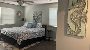 3 chambres, fer et planche à repasser, Wi-Fi, draps fournis