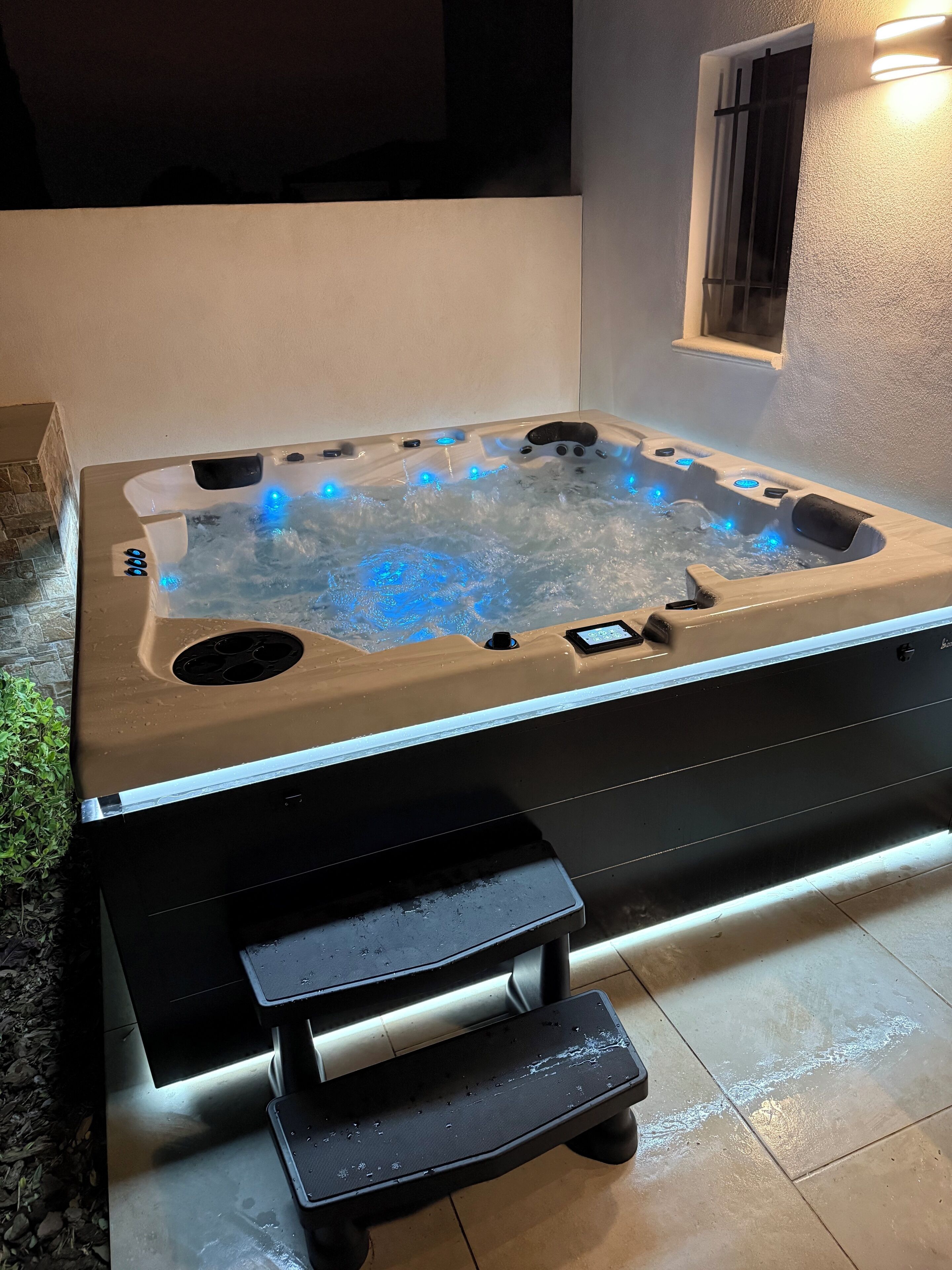 Bain à remous extérieur