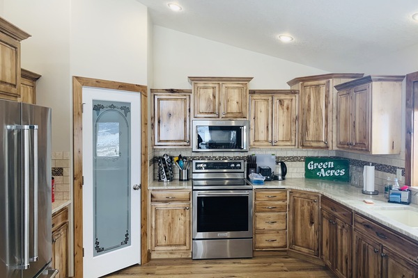 Frigorífic, microones, forn i placa de cuina