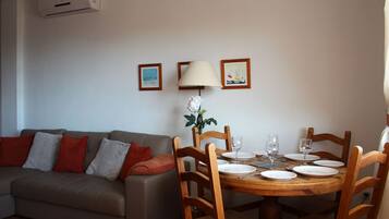 Tv, dvd-spelare och en stereo