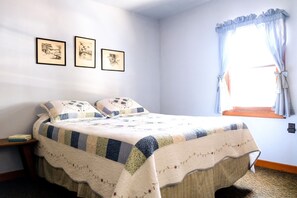 2 bedrooms, iron/ironing board, WiFi, bed sheets - Robertson's Cottages; Door County Waterfront Resort/Woodland Home, Dog Friendly (Sturgeon Bay)