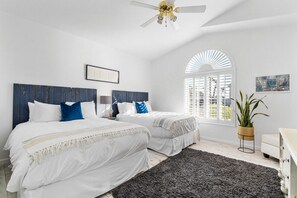 3 عدّة غرف نوم ومكتب ومكواة/لوح كي وسرير سفر