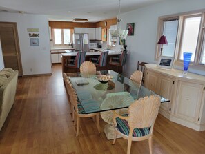 Dining - 4bd Canal Front home with an Elevator, dock, fenced back yard, 2 master suites (Ocean Isle Beach)