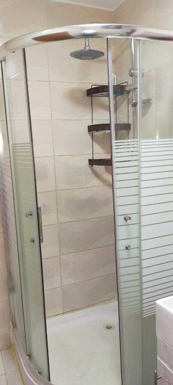 Shower, towels