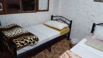 Shared Dormitory | Langsir/tirai gelap terus, kalis bunyi, seterika/papan seterika