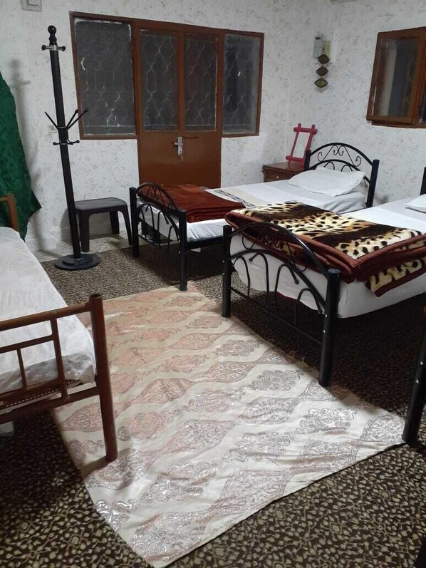 Shared Dormitory | Blackout curtains, soundproofing, iron/ironing board, free WiFi - Petra backpackers hostel (Wadi Musa)