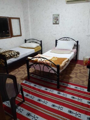 Shared Dormitory | Blackout curtains, soundproofing, iron/ironing board, free WiFi - Petra backpackers hostel (Wadi Musa)