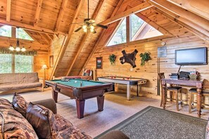 تلفزيون ذكي، مدفأة، ألعاب فيديو، مشغل دي في دي