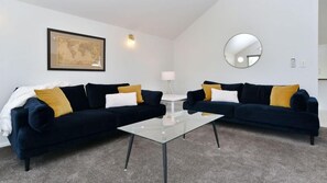 TV - Moa Place-Spacious centrally located 4 bedroom house (Christchurch Central City)