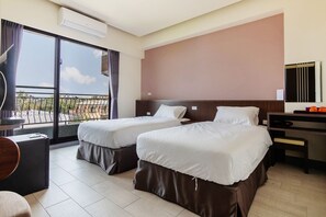 Superior Double Room, Balcony | Down comforters, desk, free WiFi, bed sheets - 98INN (Liuqiu)