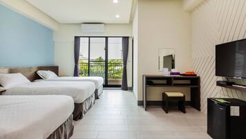 Family Room | Down comforters, desk, free WiFi, bed sheets