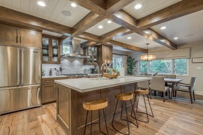 Lake Front Modern Luxury