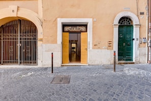 Exterior detail - Coliseum Rome Apartments - Suite (Roma)