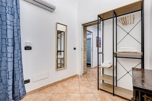 Interior - Coliseum Rome Apartments - Suite (Roma)