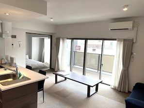 Standard Suite | Living area