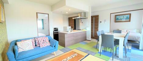 Suíte panorâmica | 2 quartos, individualmente decorados, escrivaninha