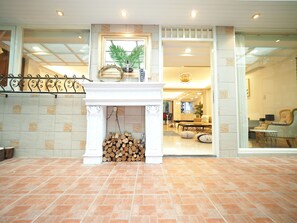 Comfort-Apartment | Verdunkelungsvorhänge, kostenloses WLAN, Bettwäsche