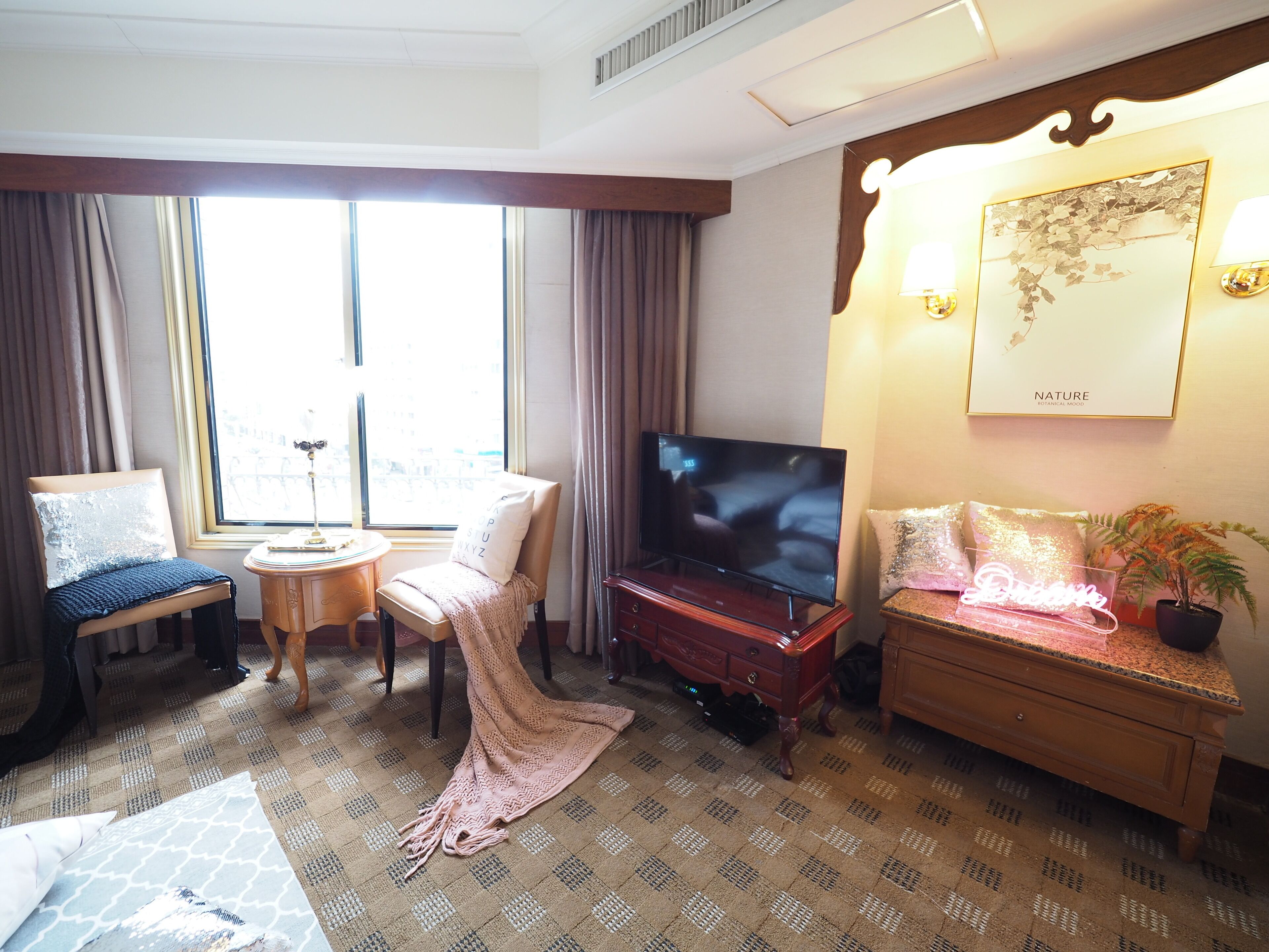 Triple Room (704) | Desk, blackout drapes, free WiFi, bed sheets