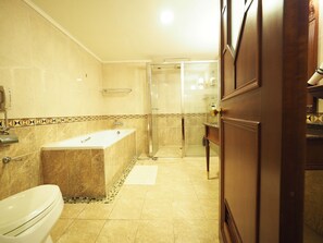 Room (711) | Bathroom | Shower, hair dryer, slippers, towels - Capital Family (Taipei)