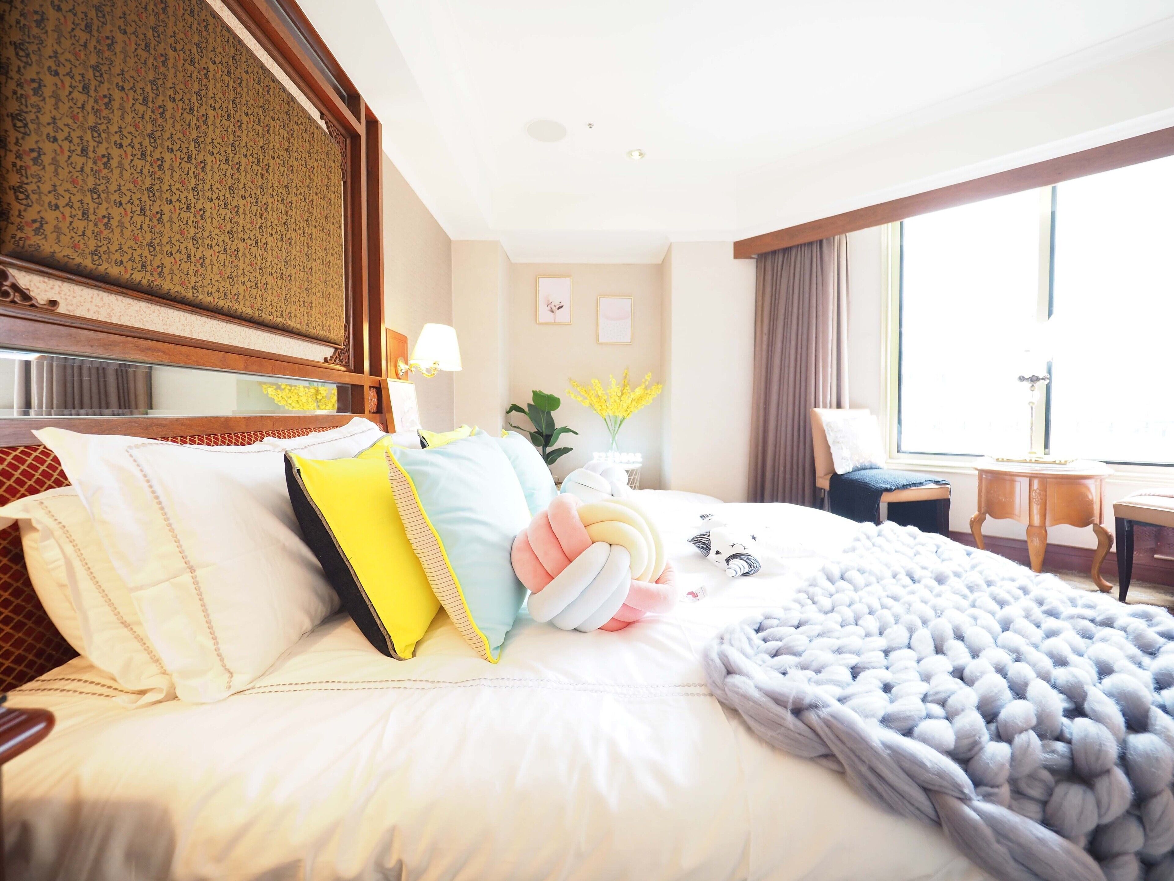 Triple Room (704) | Desk, blackout drapes, free WiFi, bed sheets