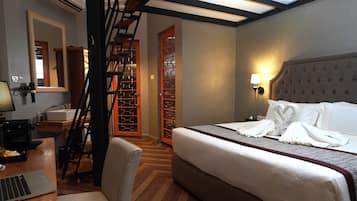 In-room safe, desk, laptop workspace, blackout curtains