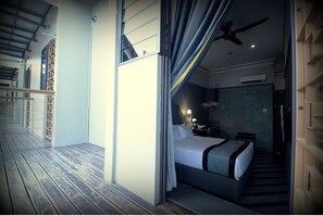 Egyptian cotton sheets, premium bedding, down duvets, desk - 1969 Ipoh Garden (Ipoh)