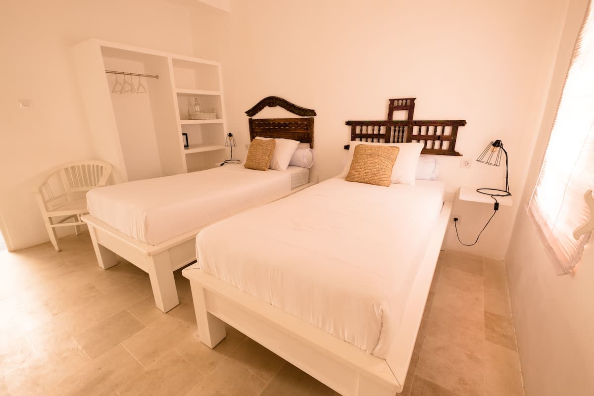 Standard Twin Room, Terrace | Minibar, in-room safe, laptop workspace, iron/ironing board