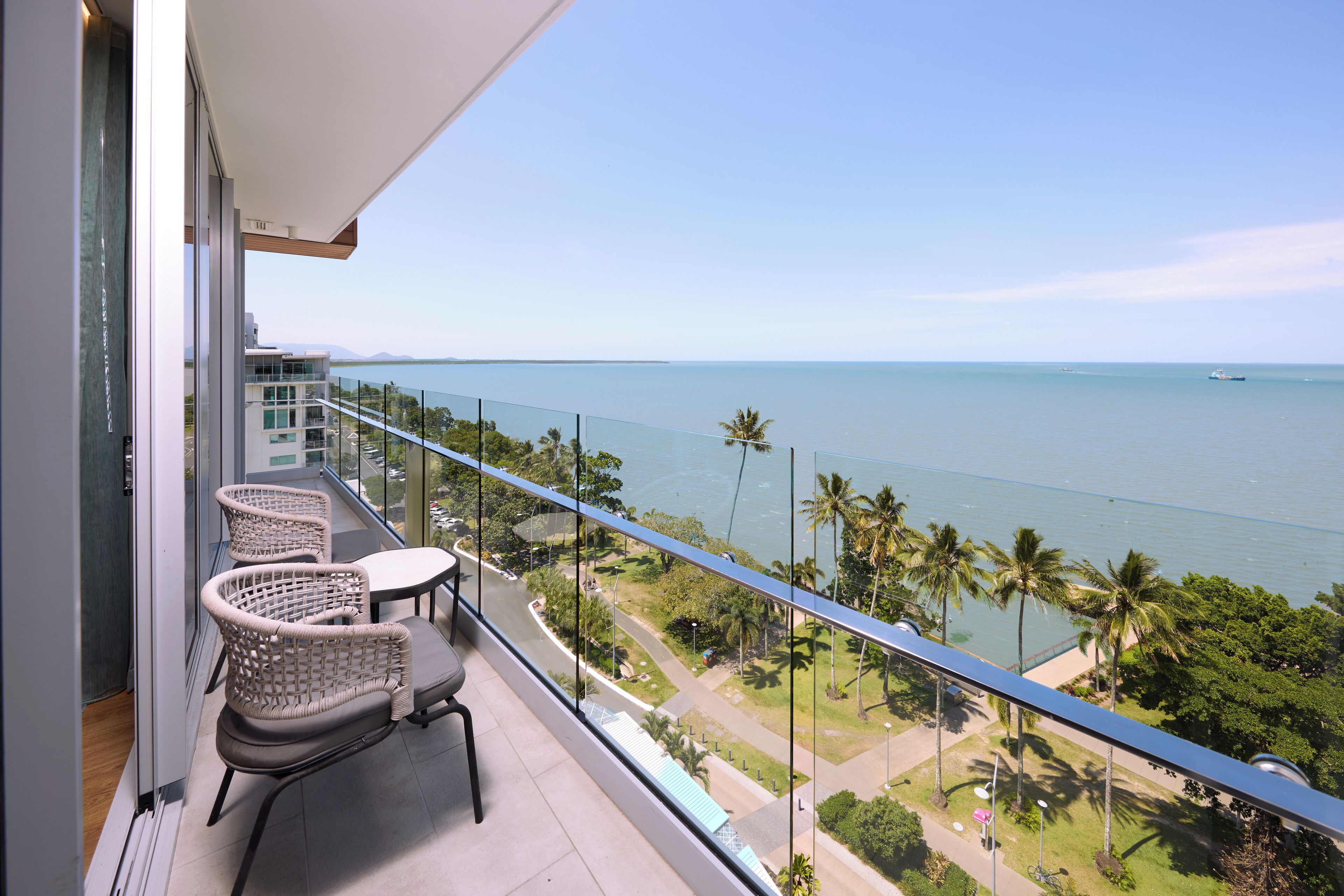 Sea Suite Two Bedrooms | Premium bedding, minibar, in-room safe, desk