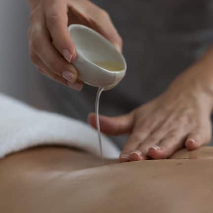 Couples treatment rooms, body treatments, deep-tissue massages