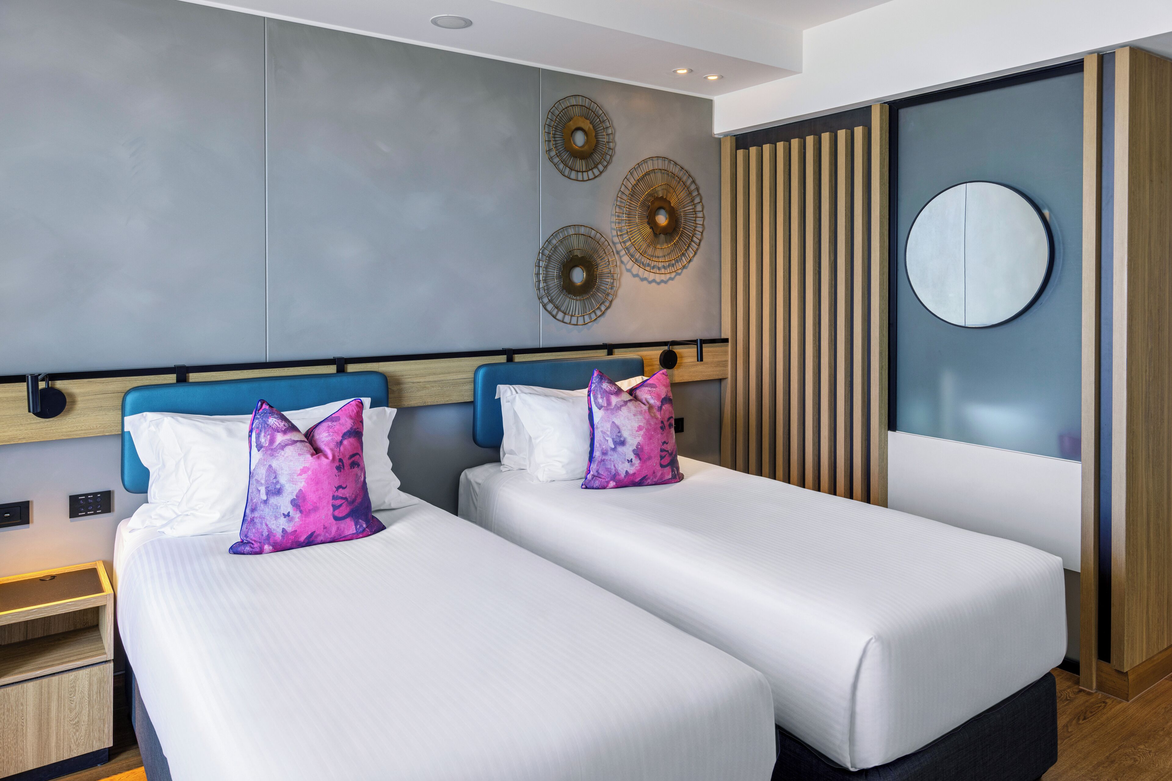 Sea Suite Two Bedrooms | Premium bedding, minibar, in-room safe, desk