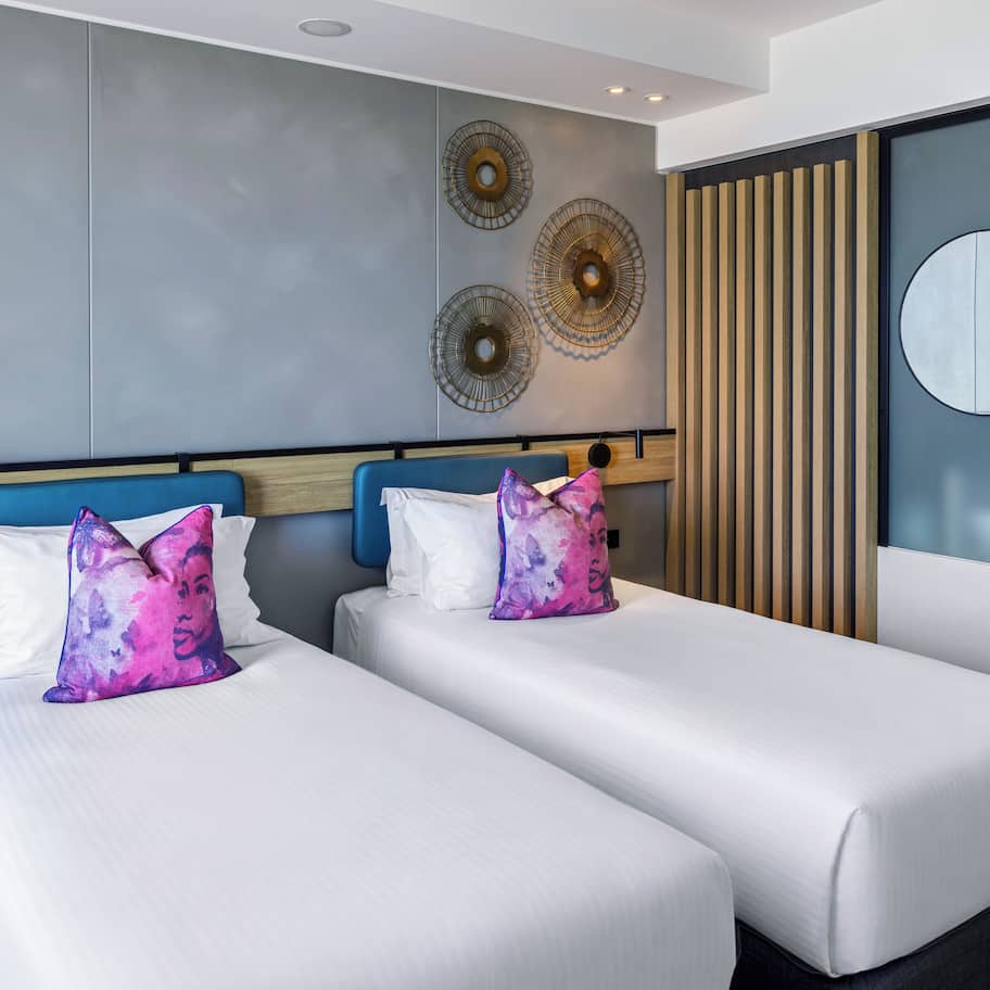 Sea Suite Two Bedrooms | Premium bedding, minibar, in-room safe, desk