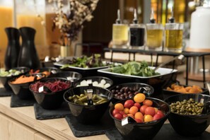 Desayuno buffet todos los días (con cargo) 