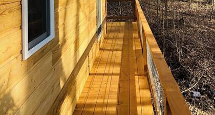 Sleepin Bear Treehouse - Private Hot Tub