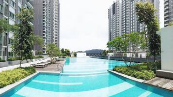 Kolam renang outdoor