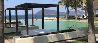 BEAUTIFUL LUXURY CONDO OCEAN FRONT, BEST PLACE IN MANZANILLO! VISIT BEST PLACE!